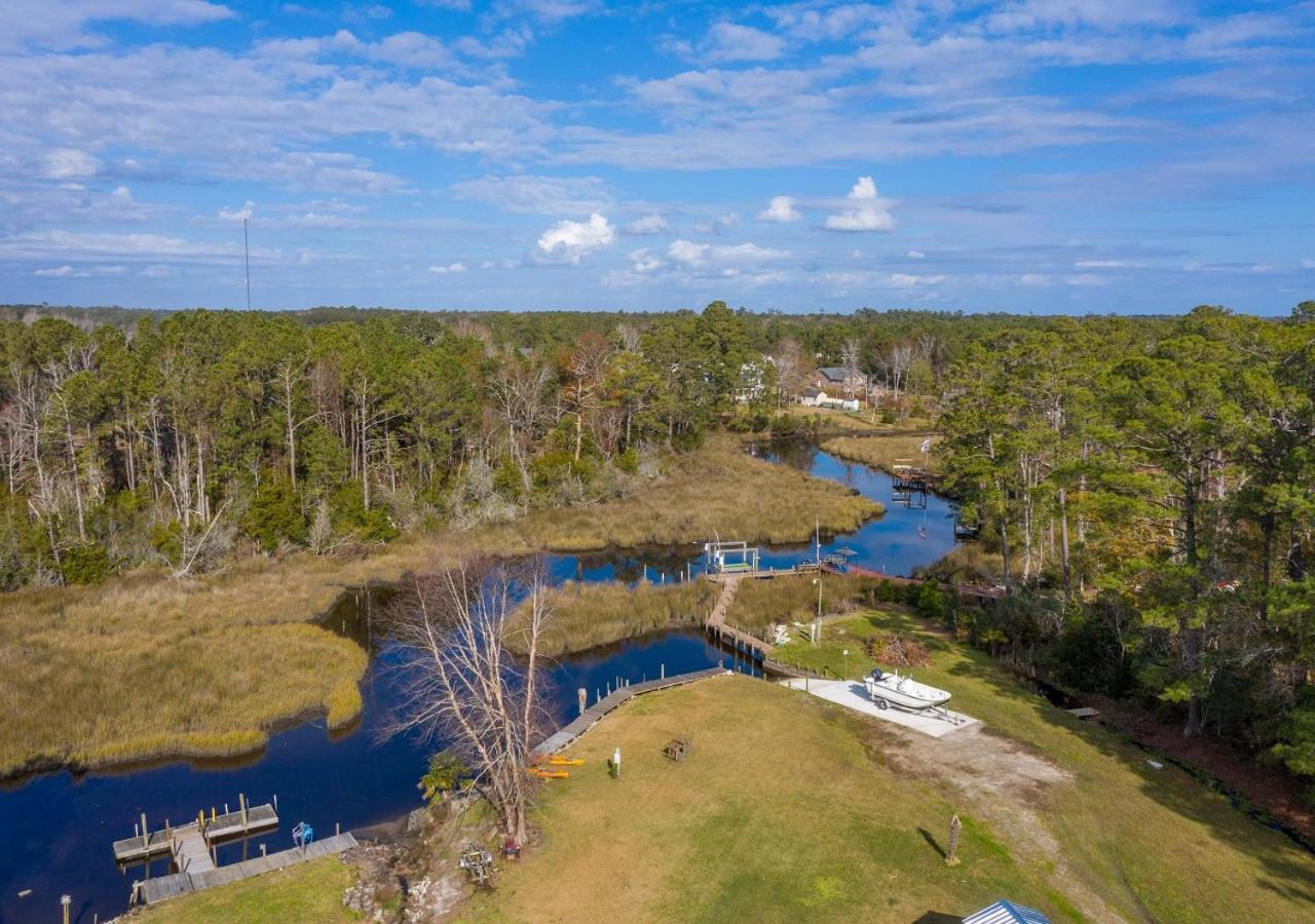 Carolyn'S Lighthouse Topsail Island Sneads Ferry Buitenkant foto